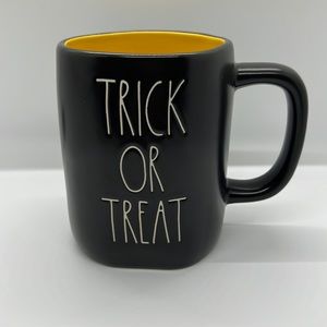 Rae Dunn TRICK OR TREAT Mug 🎃